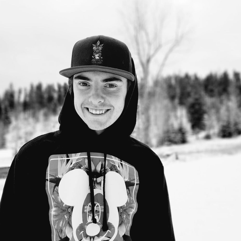 Meet your Posher, Logan